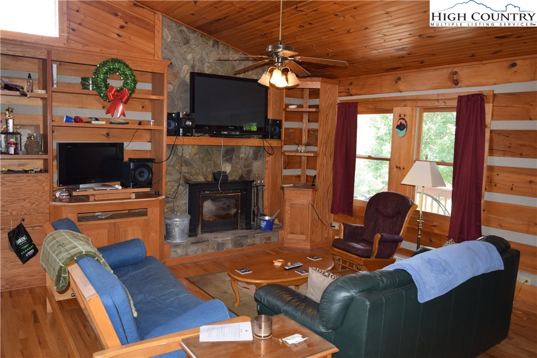 174 Shores Way Boone, NC 28607 - Photo 4 of 18 Gallery Image 4