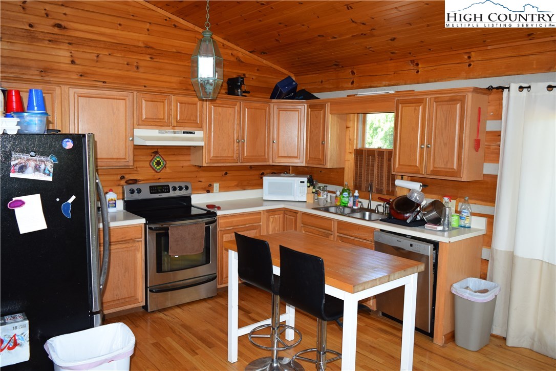 174 Shores Way Boone, NC 28607 - Photo 6 of 18 Gallery Image 6