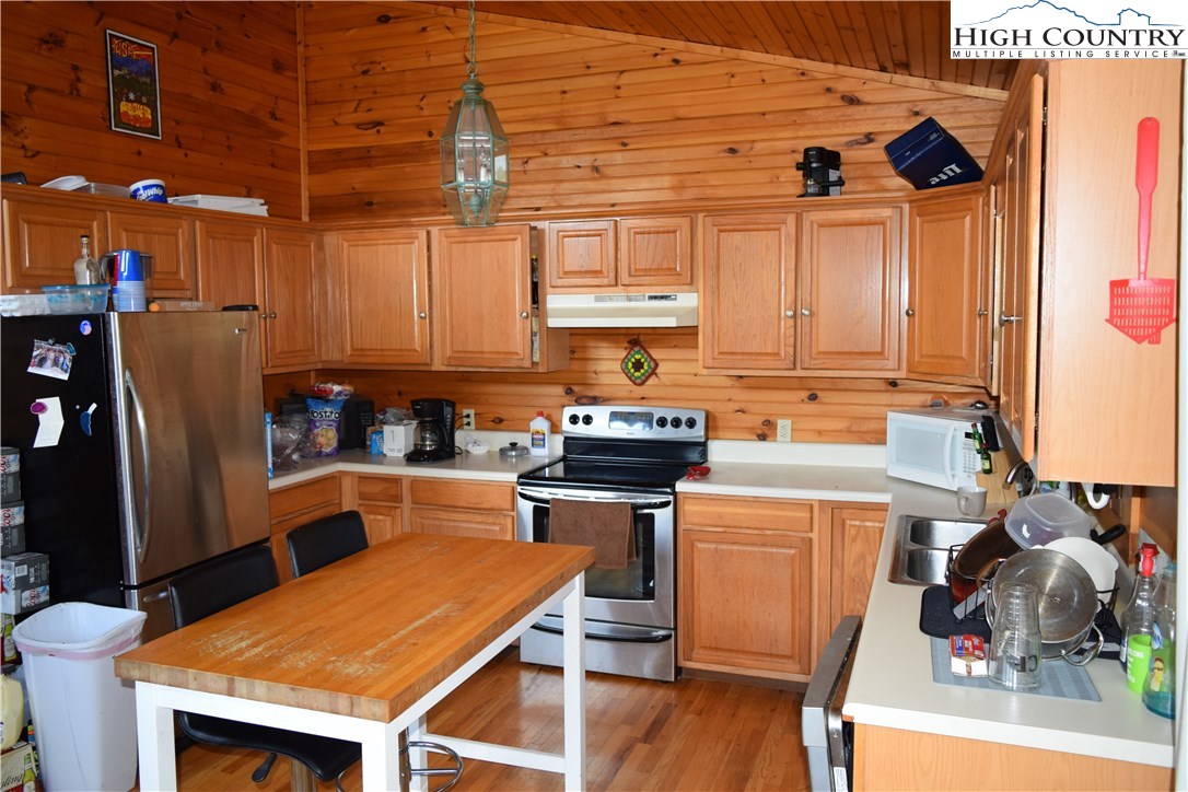 174 Shores Way Boone, NC 28607 - Photo 7 of 18 Gallery Image 7