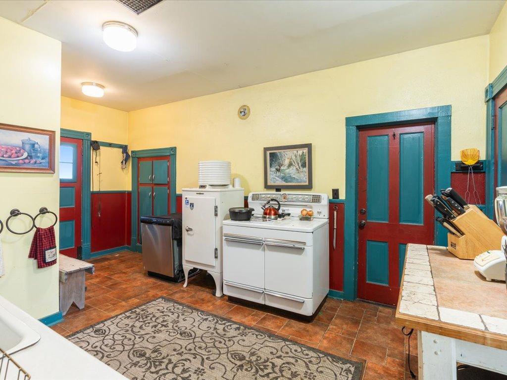 114 Washburn Avenue Backus, MN 56435 - Photo 7 of 41