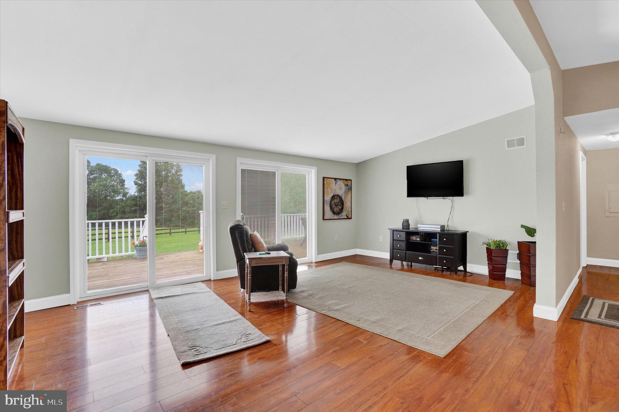 1061 Richmond Road Windsor, PA 17366 - Photo 2 of 39