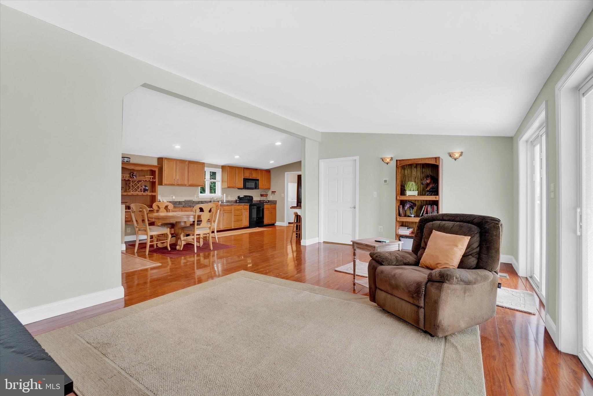 1061 Richmond Road Windsor, PA 17366 - Photo 3 of 39