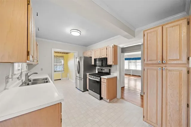 $520,000 | 5701 Wornall Road, Kansas City, MO 64113