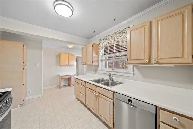 $520,000 | 5701 Wornall Road, Kansas City, MO 64113