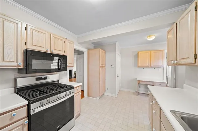 $520,000 | 5701 Wornall Road, Kansas City, MO 64113