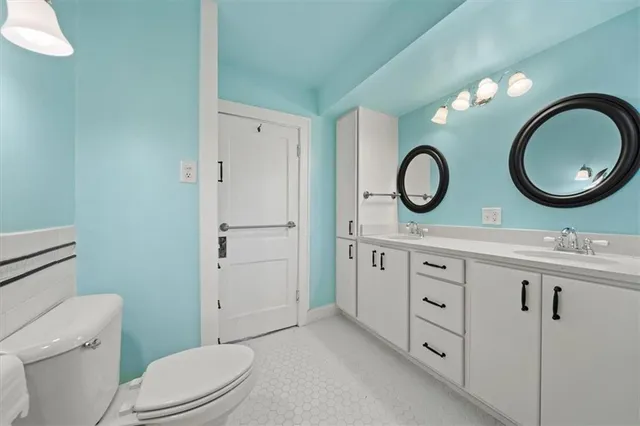 $520,000 | 5701 Wornall Road, Kansas City, MO 64113