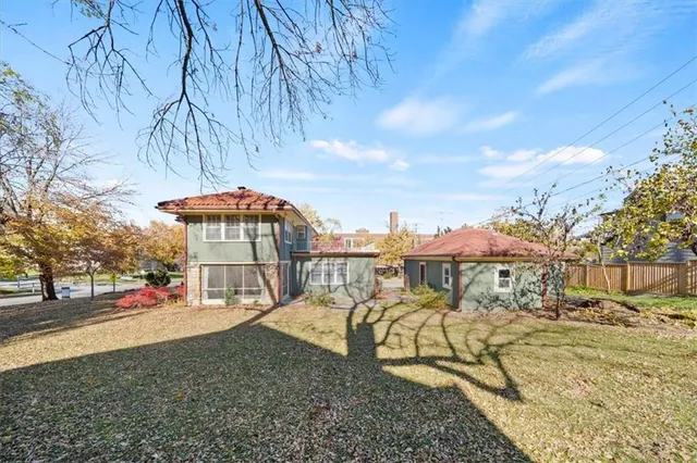 $520,000 | 5701 Wornall Road, Kansas City, MO 64113