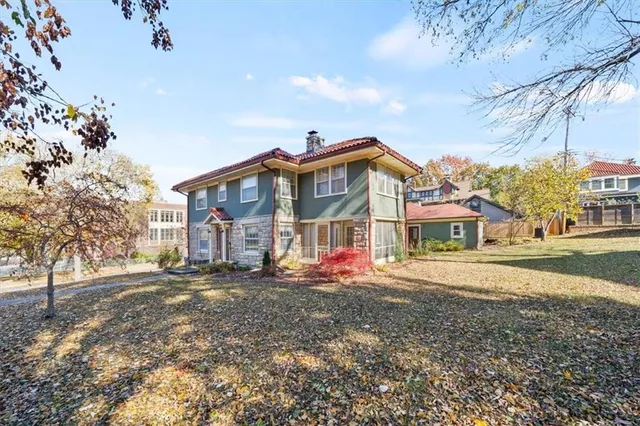 $520,000 | 5701 Wornall Road, Kansas City, MO 64113