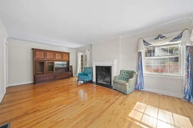 $520,000 | 5701 Wornall Road, Kansas City, MO 64113