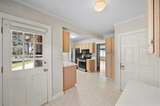 $520,000 | 5701 Wornall Road, Kansas City, MO 64113