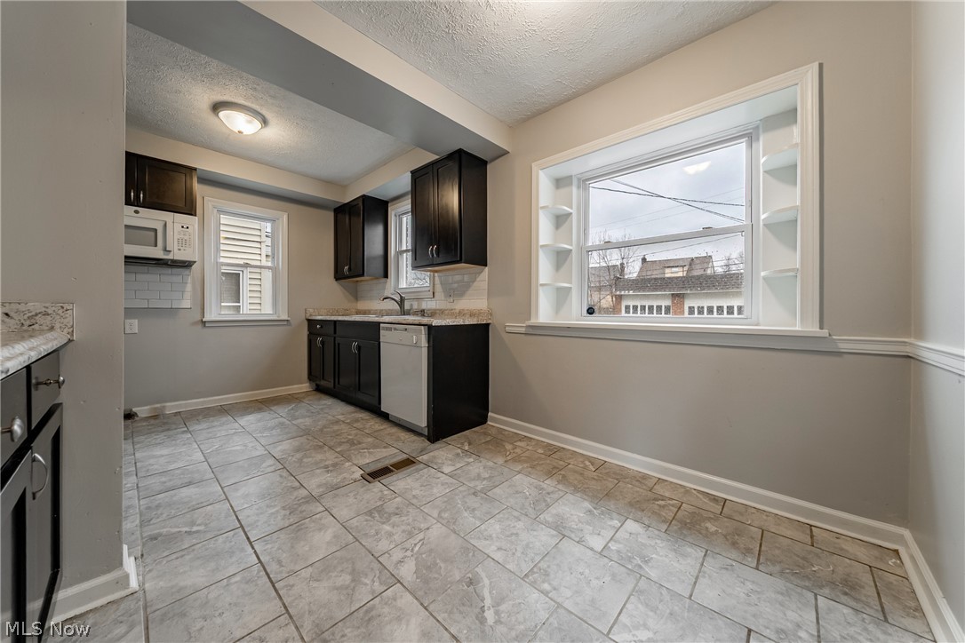 3601 Tullamore Road Cleveland, OH 44118 - Photo 13 of 49