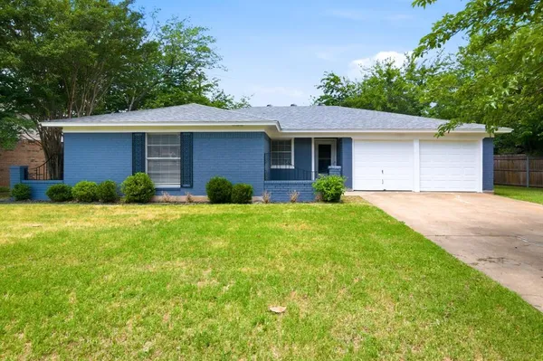 $247,500 | 504 Colonial Drive, Cleburne, TX 76033