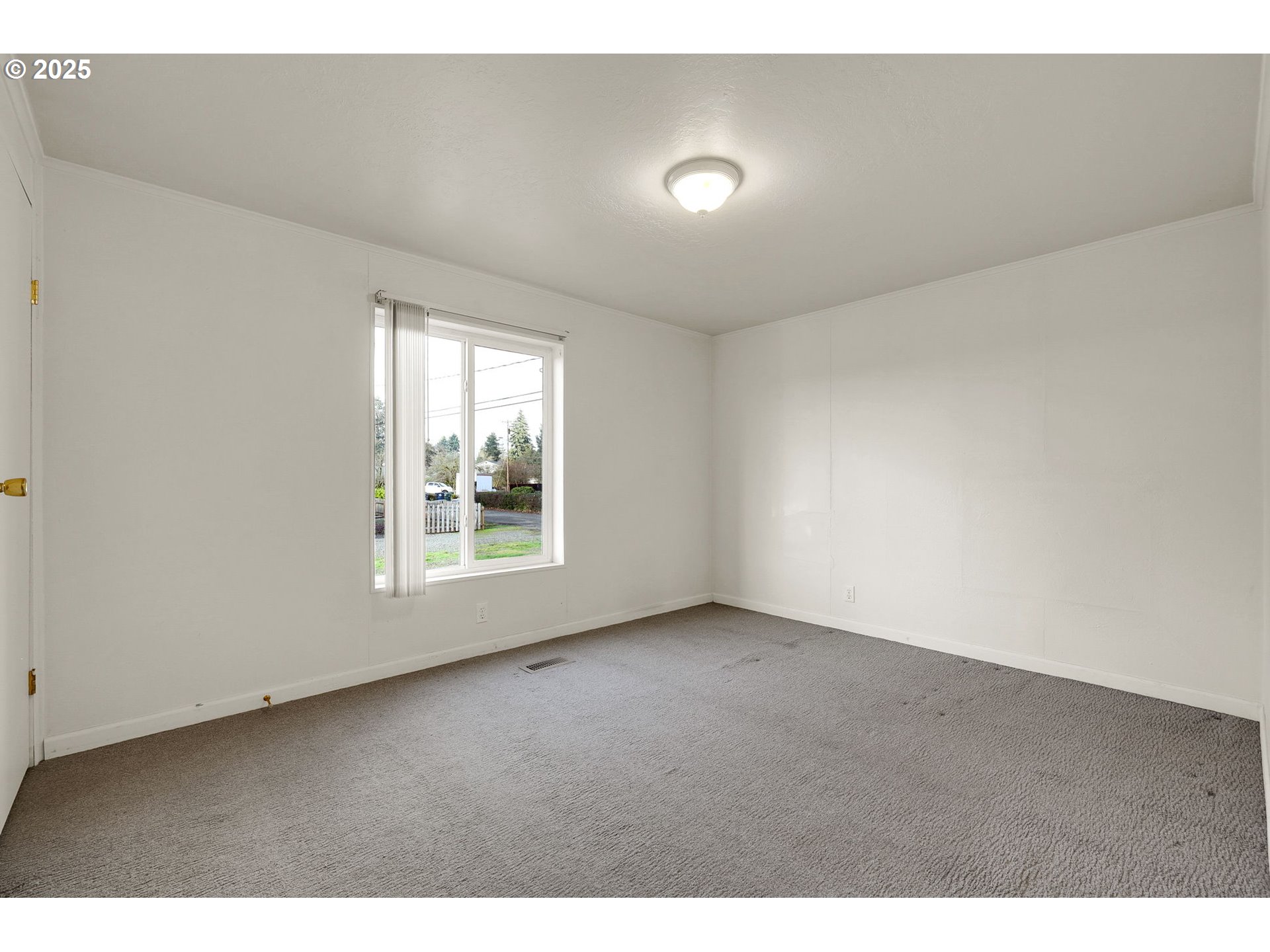 742 Filbert Avenue Eugene, OR 97404 - Photo 25 of 41 Bedroom
