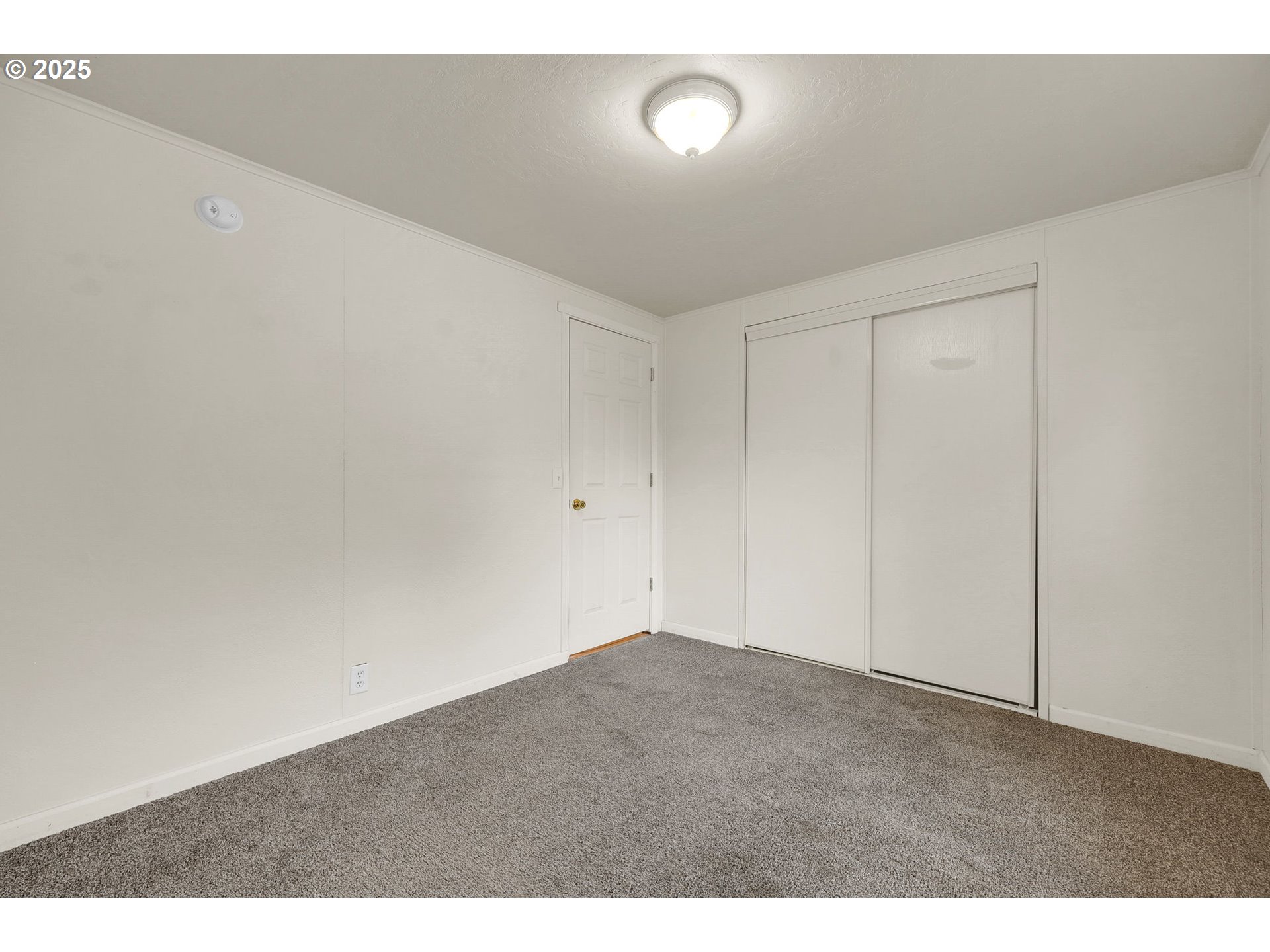 742 Filbert Avenue Eugene, OR 97404 - Photo 26 of 41 Bedroom