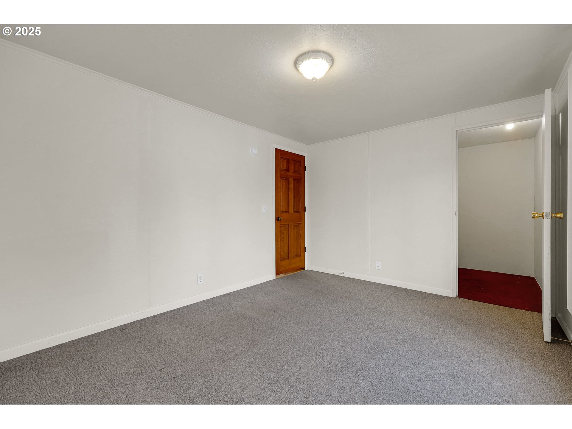 742 Filbert Avenue Eugene, OR 97404 - Photo 27 of 41 Bedroom
