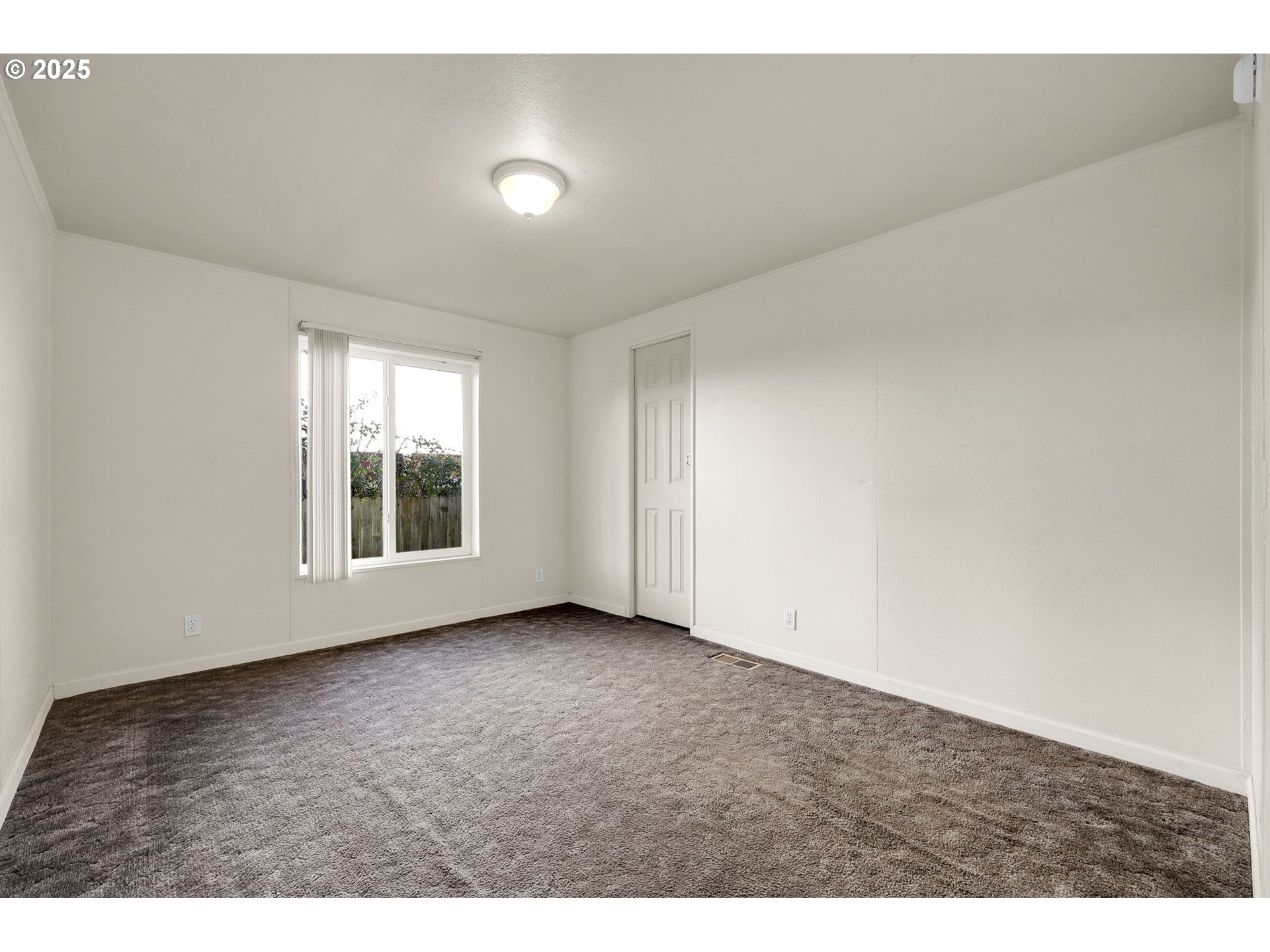 742 Filbert Avenue Eugene, OR 97404 - Photo 28 of 41 Bedroom