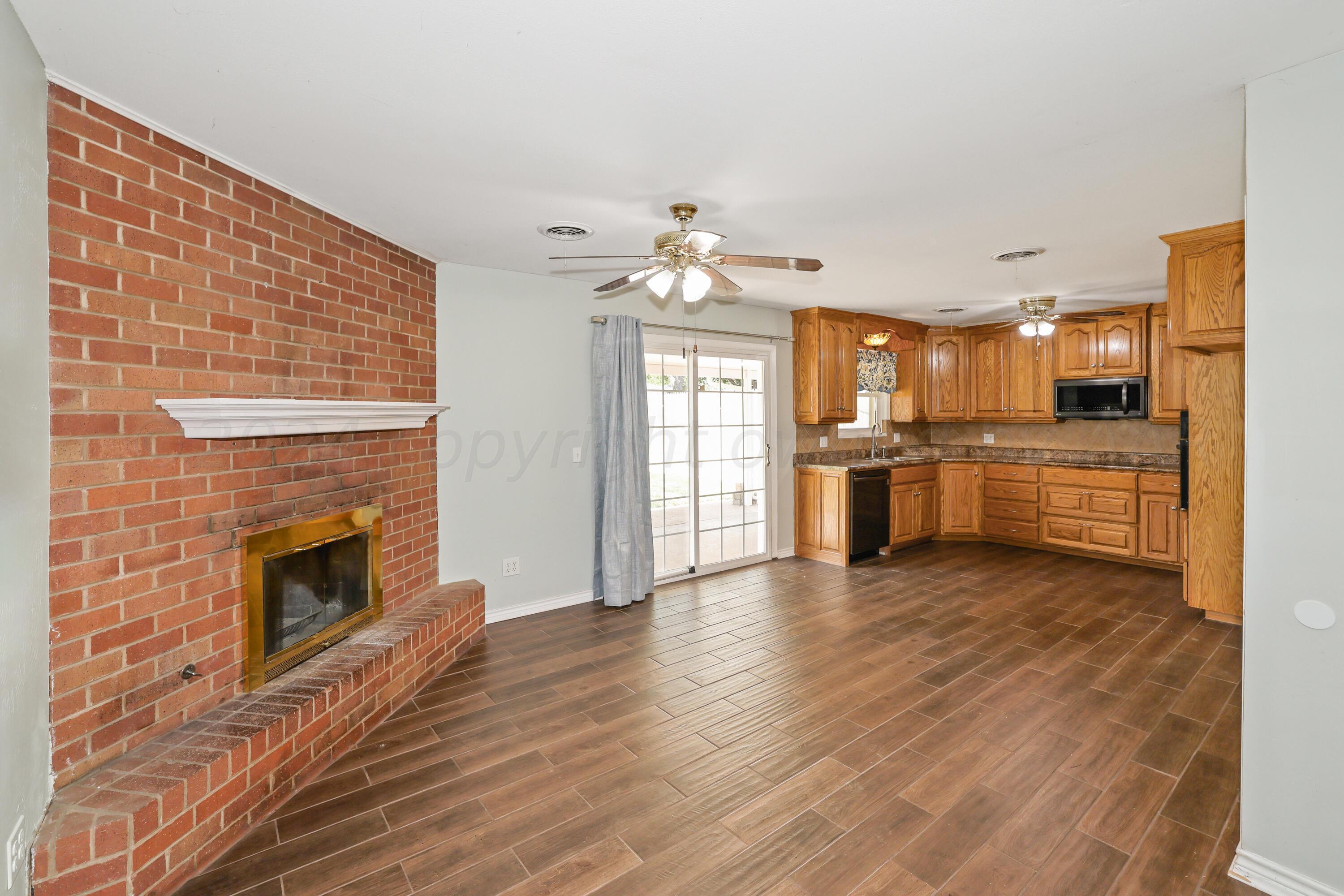 6005 Elmhurst Road Amarillo, TX 79106 - Photo 2 of 20 Dining Area & Kitchen
