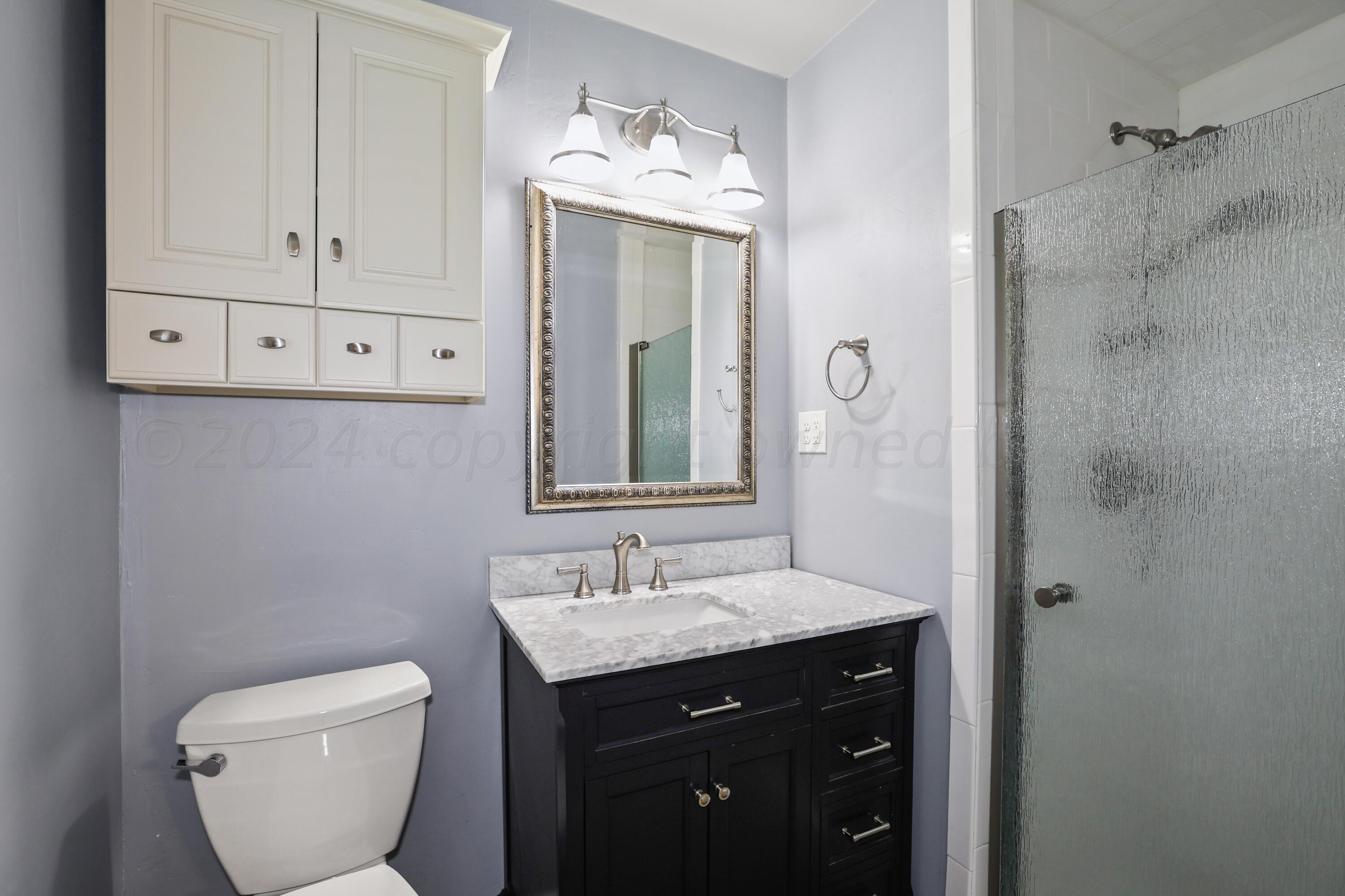 6005 Elmhurst Road Amarillo, TX 79106 - Photo 10 of 20 Master Bath