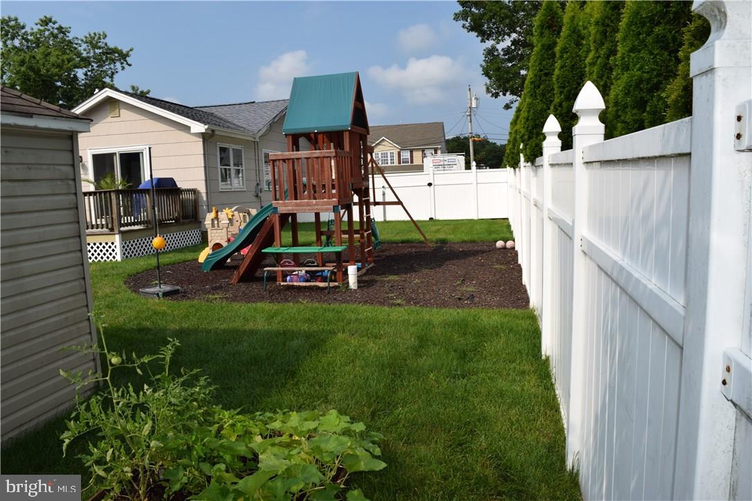 121 Ahoy Road Manahawkin, NJ 08050 - Photo 22 of 26