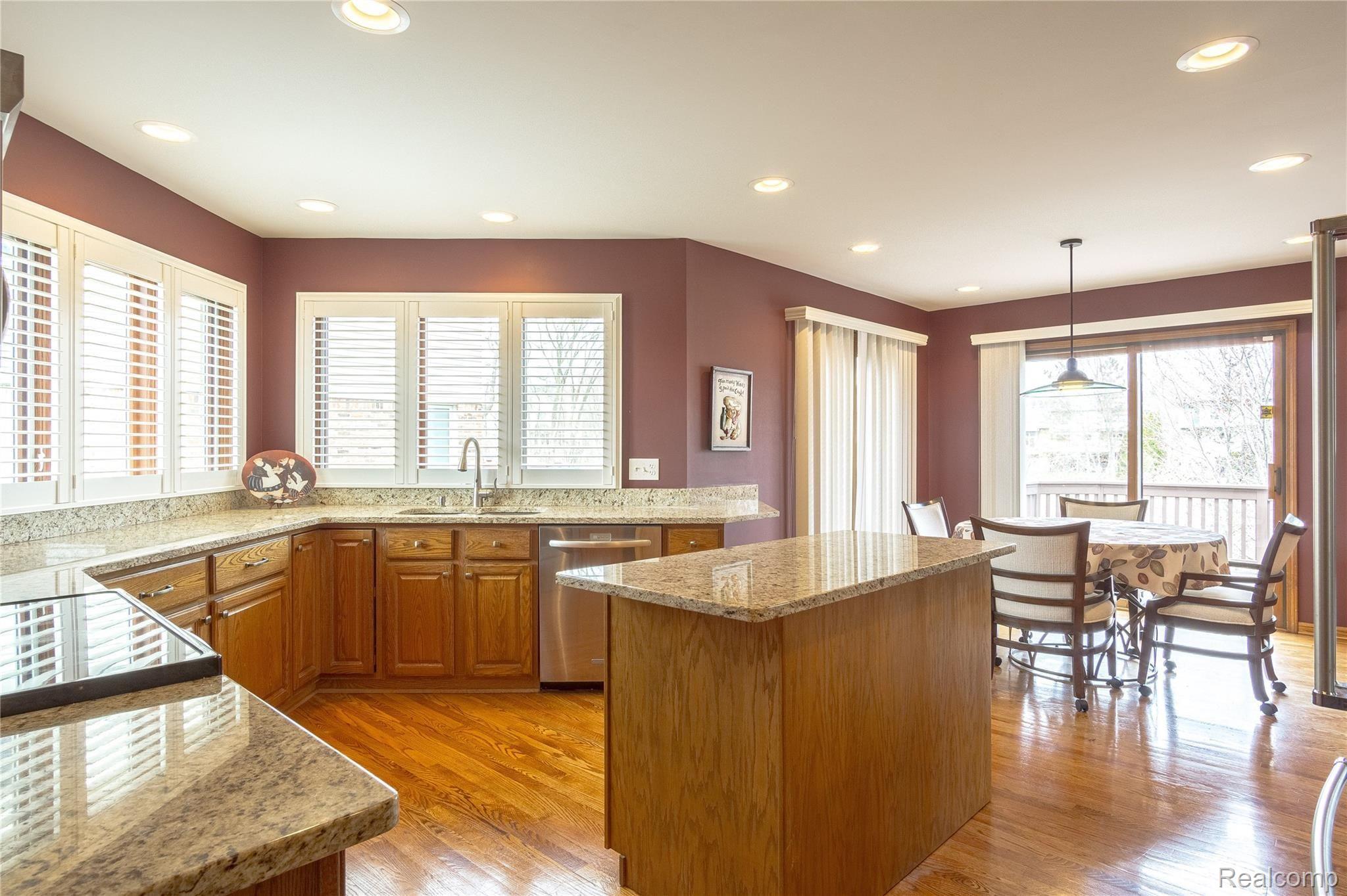 1384 Bembridge Drive Rochester, MI 48307 - Photo 15 of 61 Large open kitchen