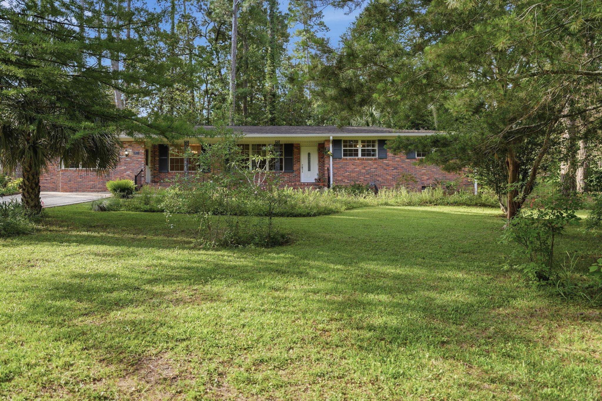 1923 Sharon Road Tallahassee, FL 32303 - Photo 3 of 52