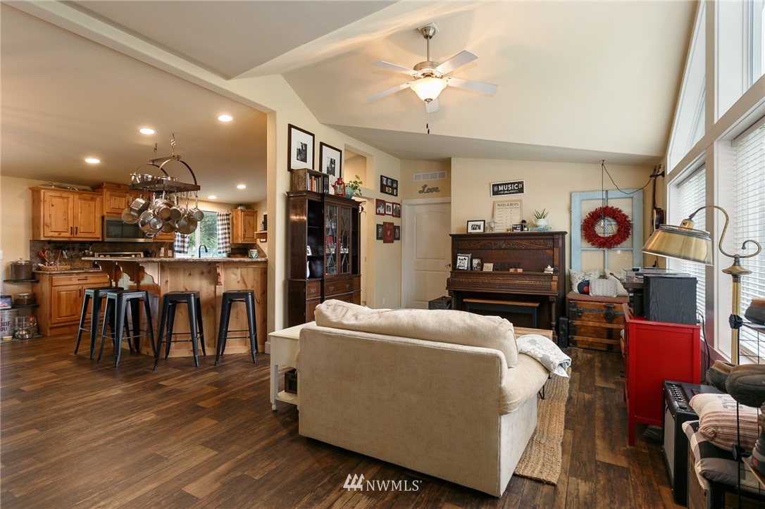 8184 Pinelli Road Sedro-Woolley, WA 98284 - Photo 3 of 31 Gallery Image 3