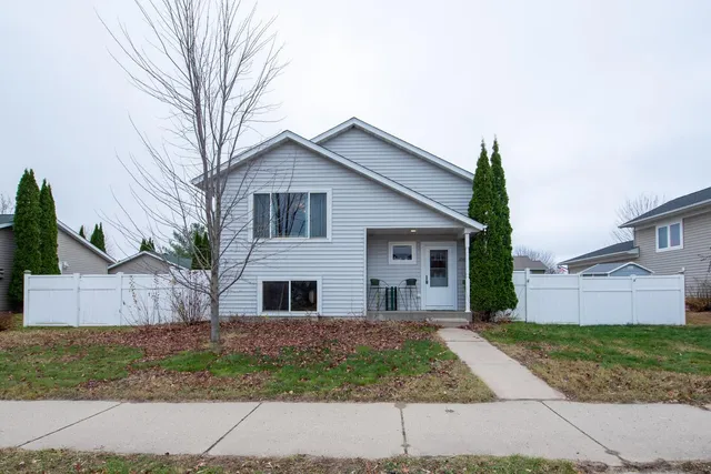 $280,000 | 1006 Wettergren Street, St. Peter, MN 56082