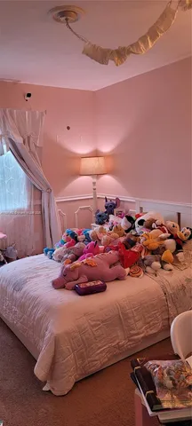 a view of a livingroom with furniture