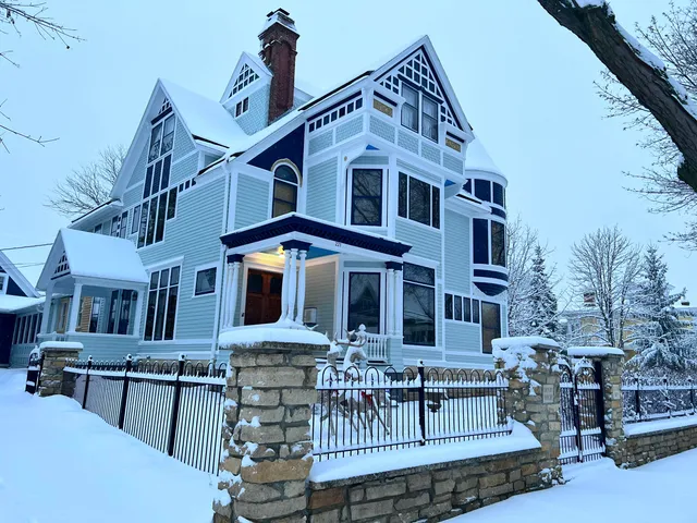 $975,000 | 221 10th Street, La Crosse, WI 54601