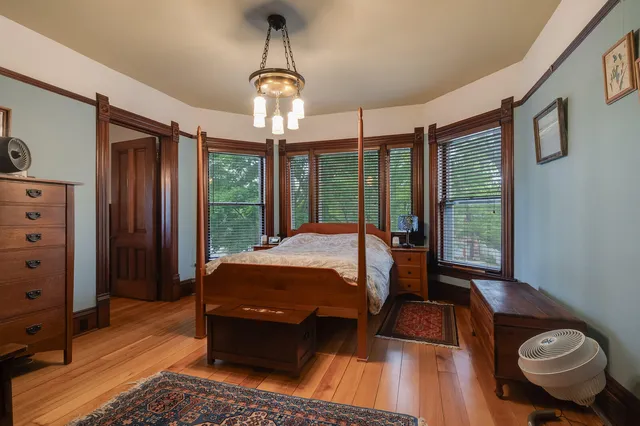 $975,000 | 221 10th Street, La Crosse, WI 54601