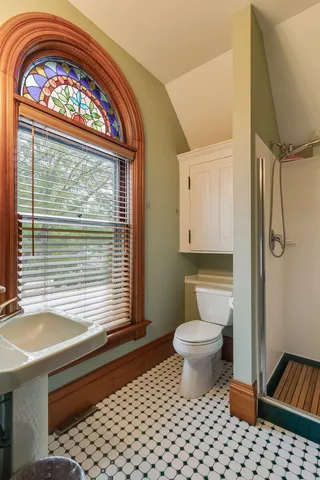 $975,000 | 221 10th Street, La Crosse, WI 54601