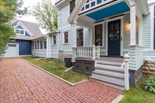 $975,000 | 221 10th Street, La Crosse, WI 54601