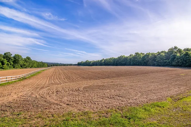 $499,900 | 2 Victoria Arms Circle, Kunkletown, PA 18058