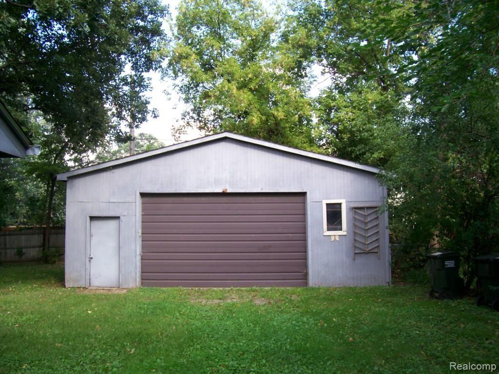 3549 Alida Avenue Rochester, MI 48309 - Photo 5 of 25 05_Garage.jpg