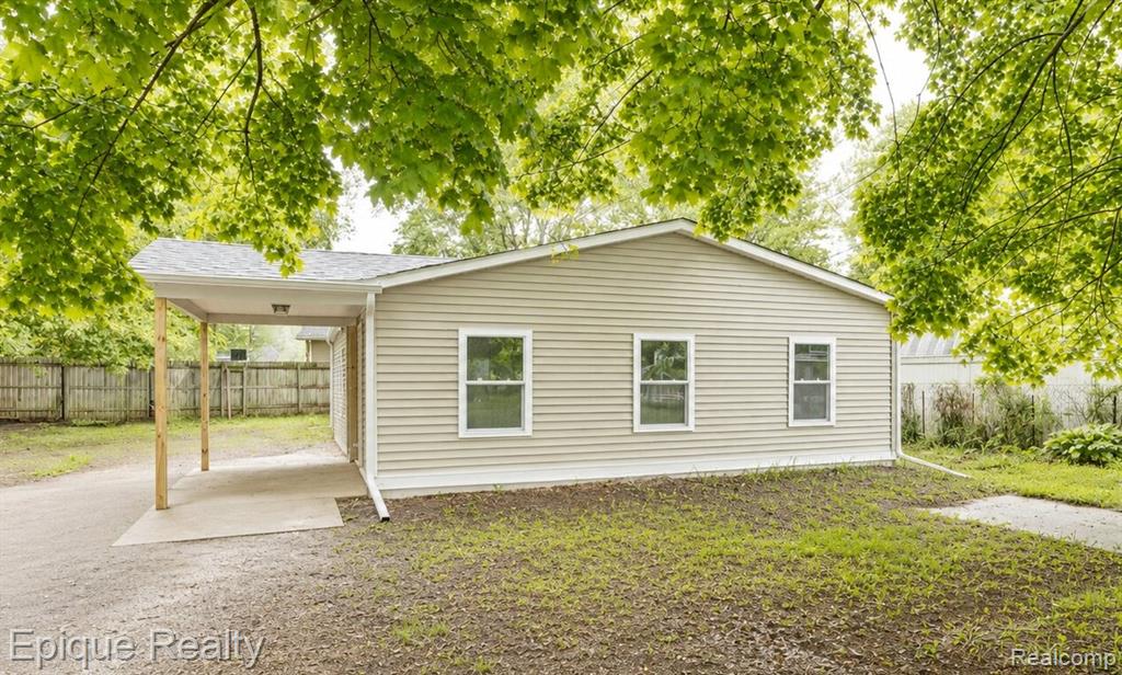 5649 Lapeer Road Smiths Creek, MI 48074 - Photo 2 of 14