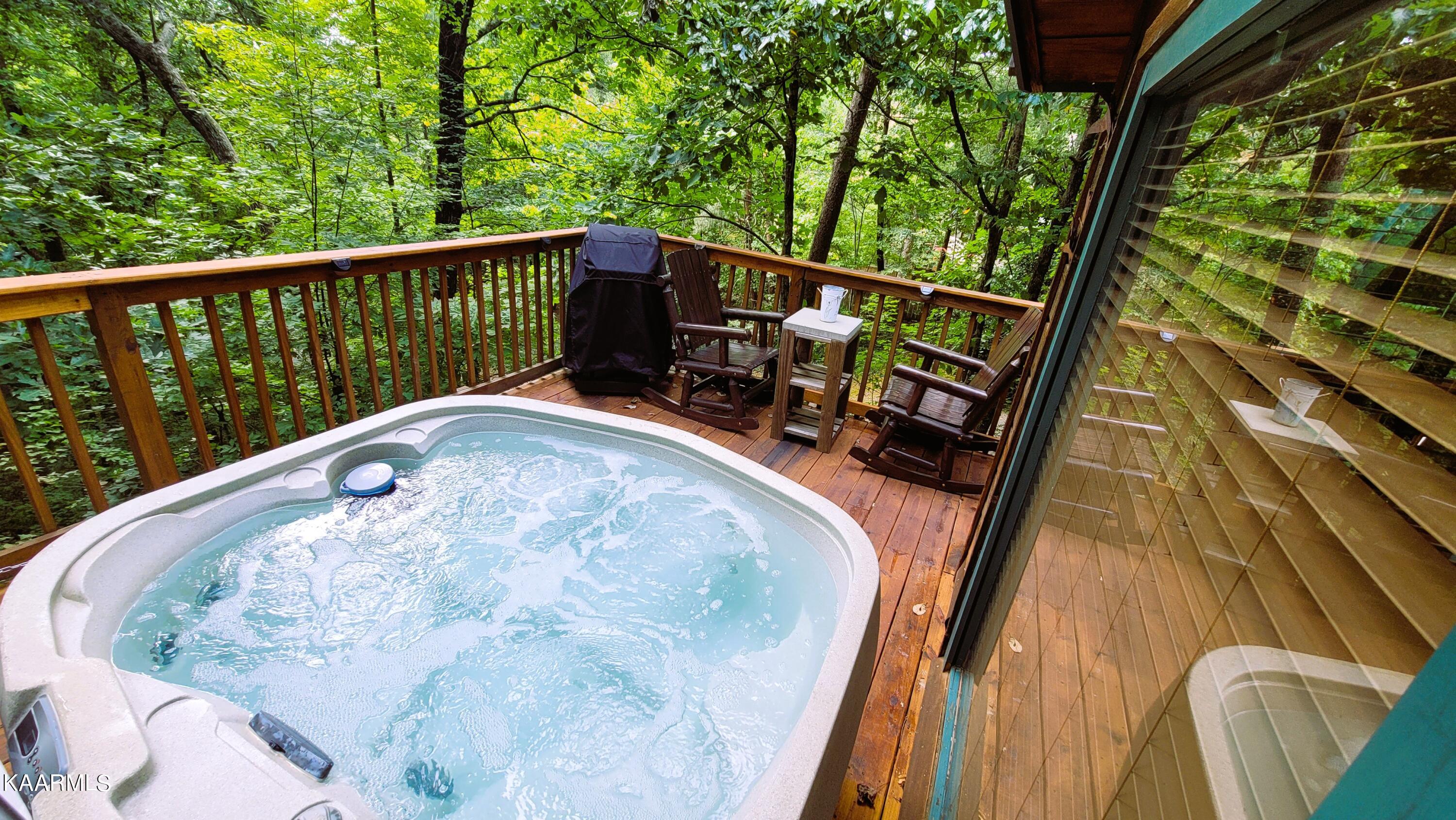 1844 Ridgecrest Drive Sevierville, TN 37876 - Photo 17 of 18 Back porch 4