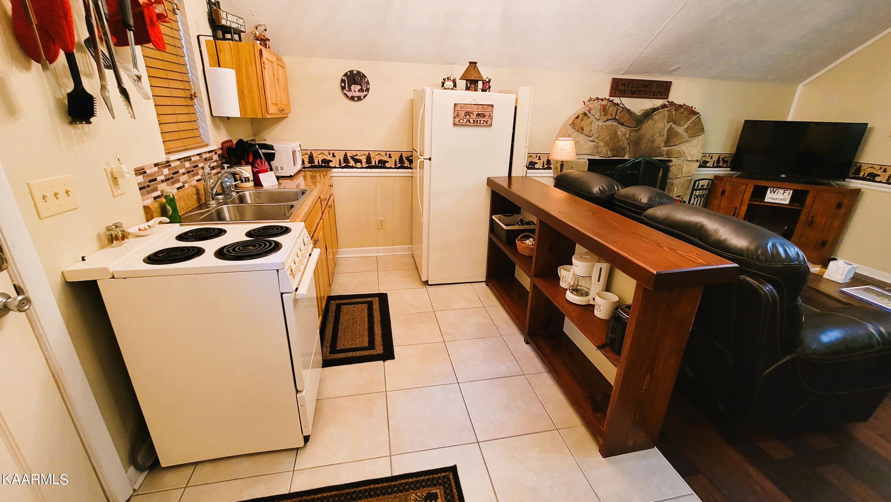 1844 Ridgecrest Drive Sevierville, TN 37876 - Photo 5 of 18 Kitchen 5