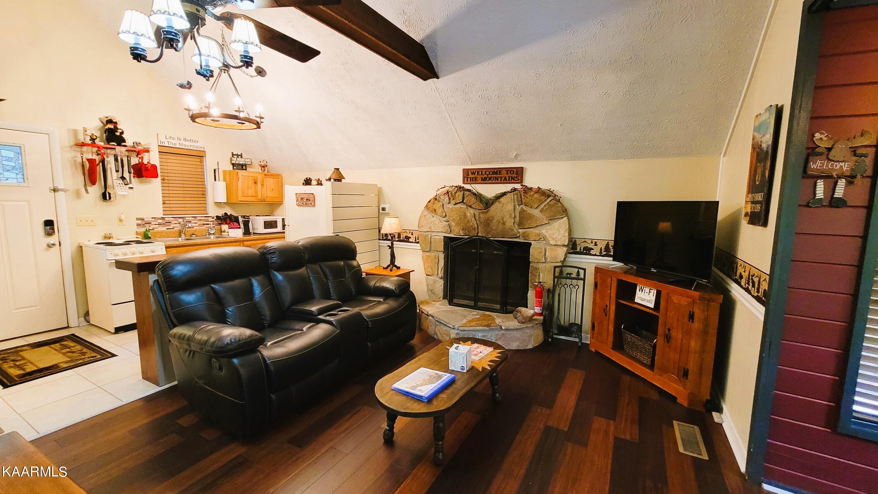 1844 Ridgecrest Drive Sevierville, TN 37876 - Photo 8 of 18 Livingroom 1