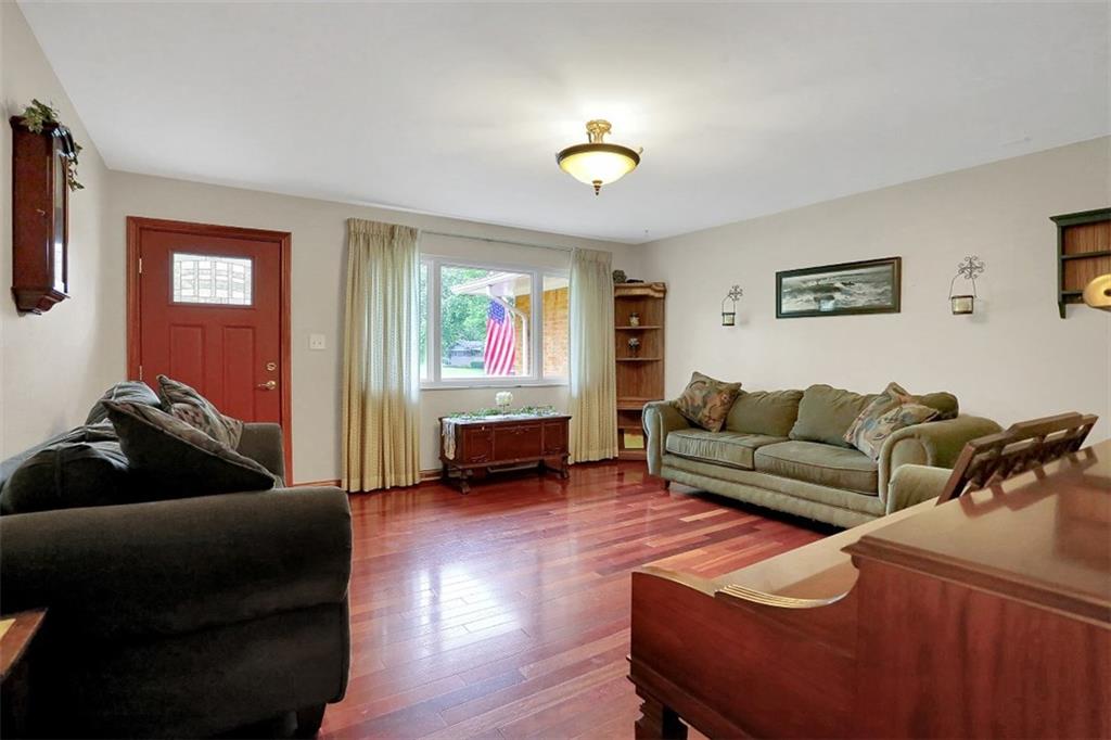 129 Bennington Road Indianapolis, IN 46227 - Photo 4 of 41 Gallery Image 4
