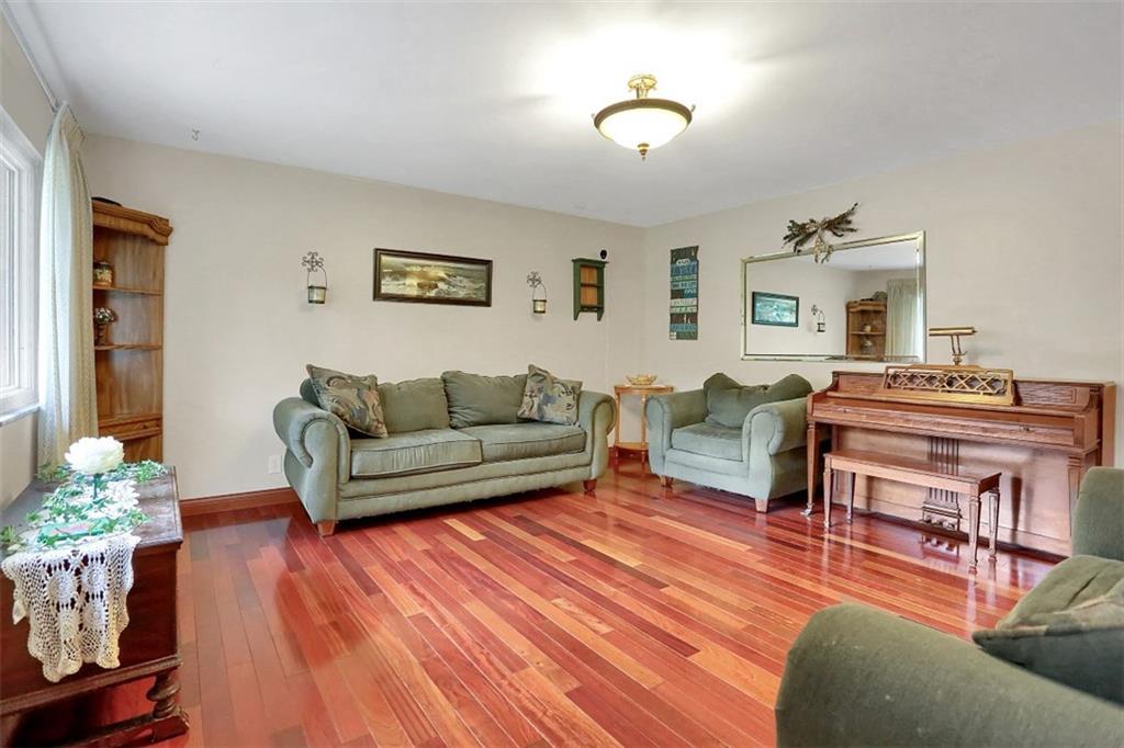 129 Bennington Road Indianapolis, IN 46227 - Photo 6 of 41 Gallery Image 6