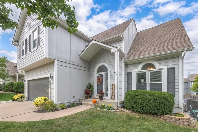 $445,000 | 13974 West 147th Street, Olathe, KS 66062