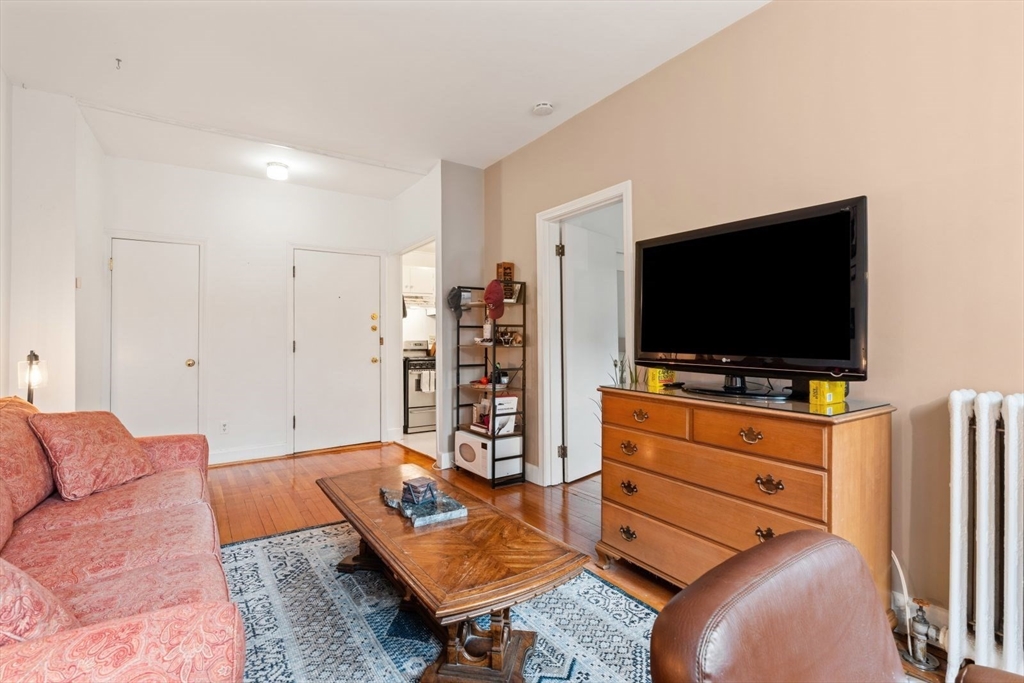 38 Winchester Street, Unit 2 Brookline, MA 02446 - Photo 4 of 10