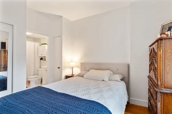 $2,400 | 38 Winchester Street, Unit 2, Brookline, MA 02446