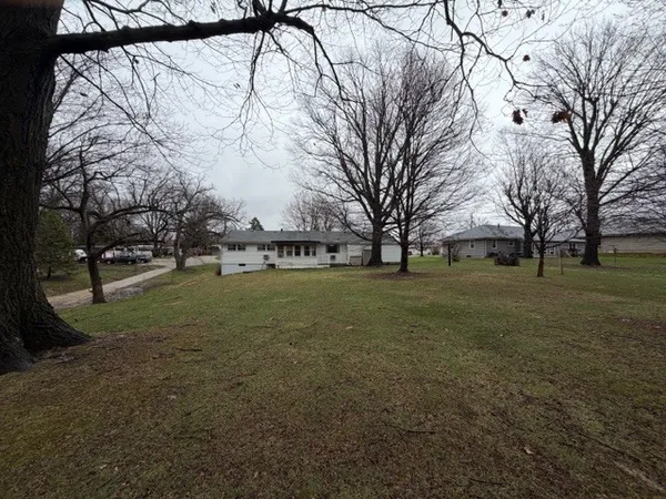 $149,900 | 5563 Stone Drive, Clinton, IL 61727