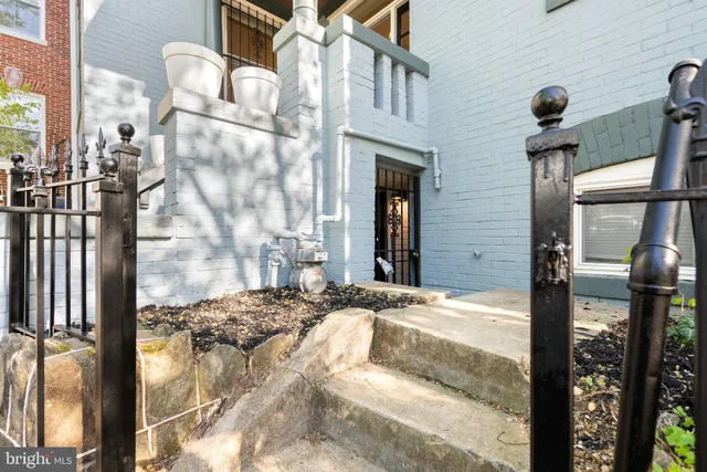 $2,800 | 1616 Kilbourne Place Northwest, Washington, DC 20010