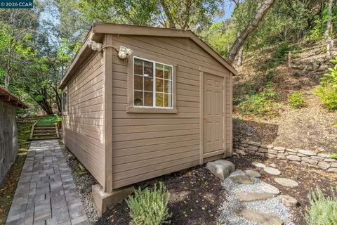 $3,300,000 | 147 Amber Valley Drive, Orinda, CA 94563