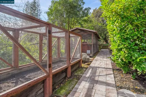 $3,300,000 | 147 Amber Valley Drive, Orinda, CA 94563
