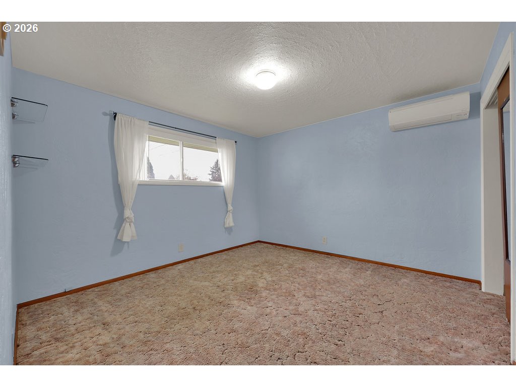 117 Allen Avenue Springfield, OR 97477 - Photo 12 of 43 Bedroom, Primary