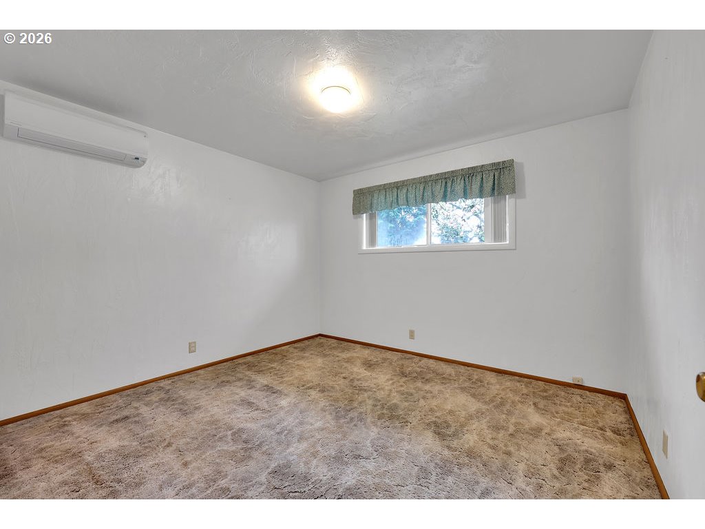 117 Allen Avenue Springfield, OR 97477 - Photo 16 of 43 Bedroom