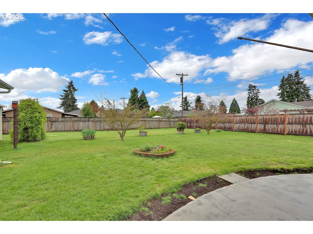 117 Allen Avenue Springfield, OR 97477 - Photo 33 of 43